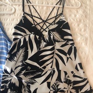 *FREE with purchase* Express | tropical print top